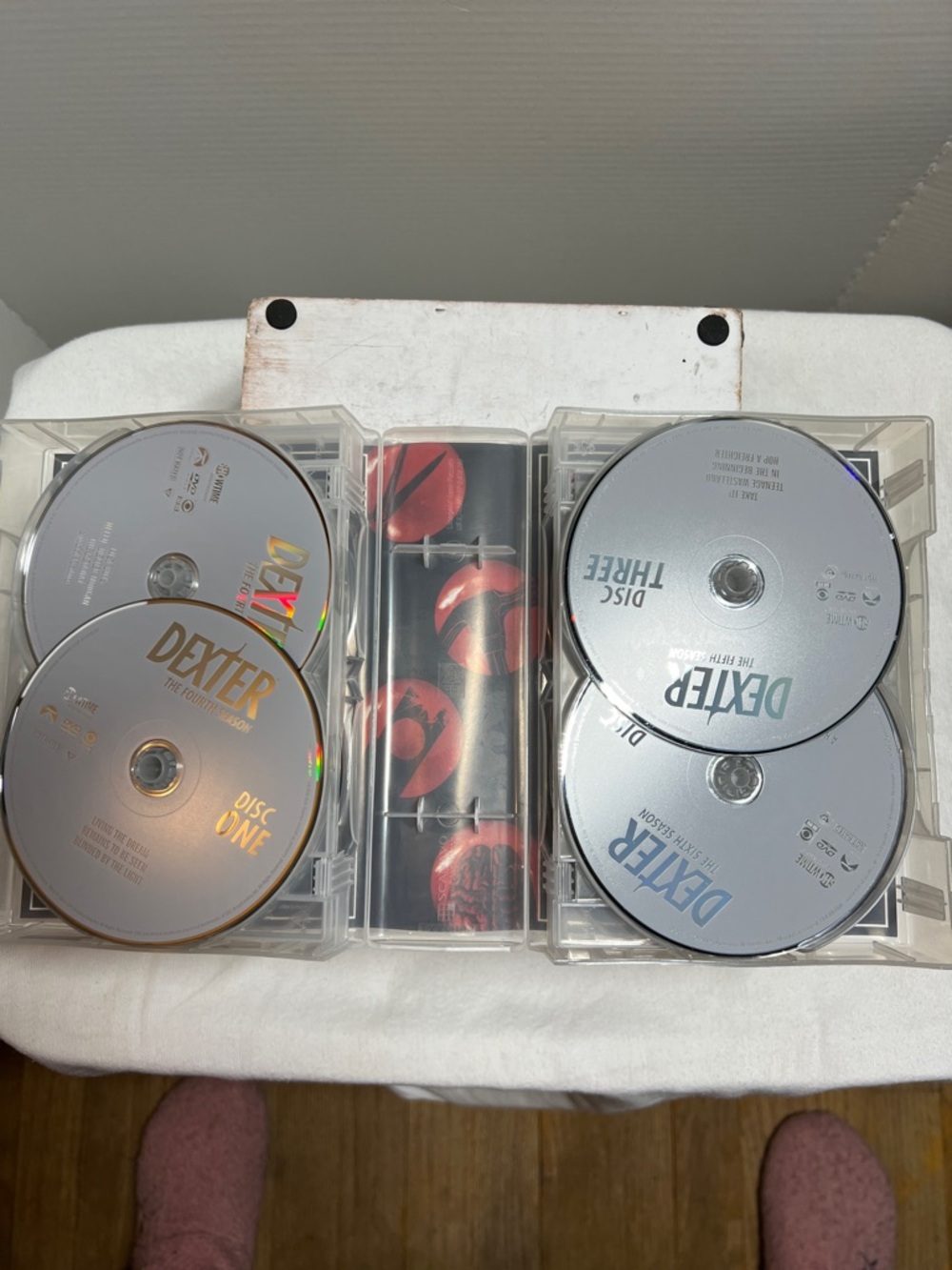 Dexter The Complete Series DVD - Red Cover - Picture 5 of 6